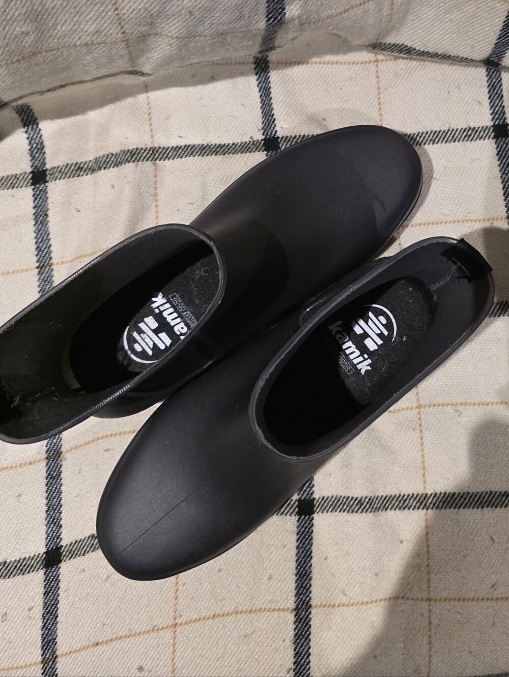 NWOT Kamik Black Short Chelsea Rain Boots - Picture 5 of 5